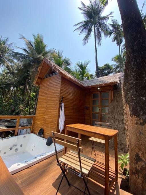 Mangifera Treehouse-Elixir Beach Farm-Jacuzzi-Cozy Villa Alībāg Dış mekan fotoğraf